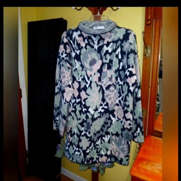 ZARA Abstract Floral Sweater Dress – Cozy & Chic Fall Style Sz Small - Picture 2 of 7